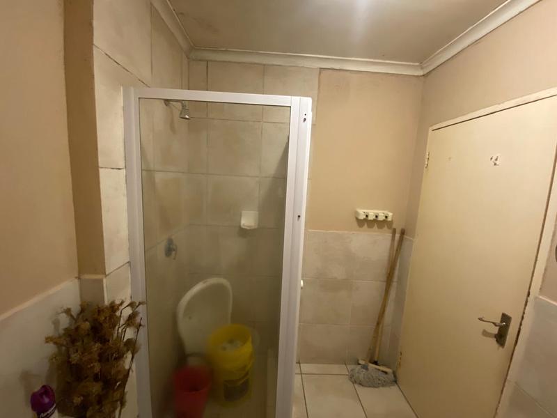 2 Bedroom Property for Sale in Goodwood Estate Western Cape